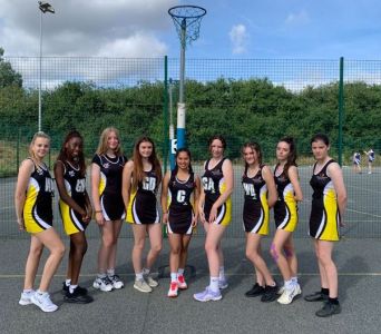 Year 11 Team Qualify for the County Netball Final